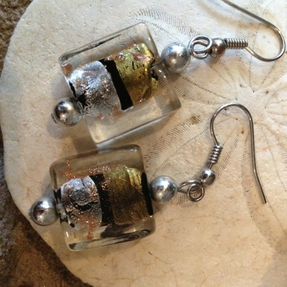 Local artisan gold and silver earrings - Picture 4 of 4